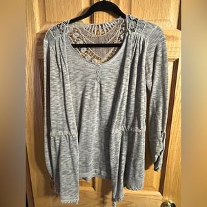 Ladies’ top